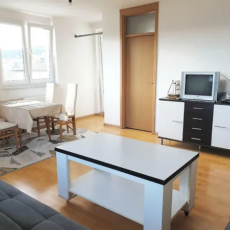 아파트 Apartman Jeti 페일