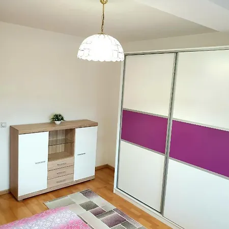 아파트 Apartman Jeti 페일
