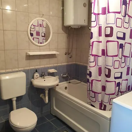 아파트 Apartman Jeti